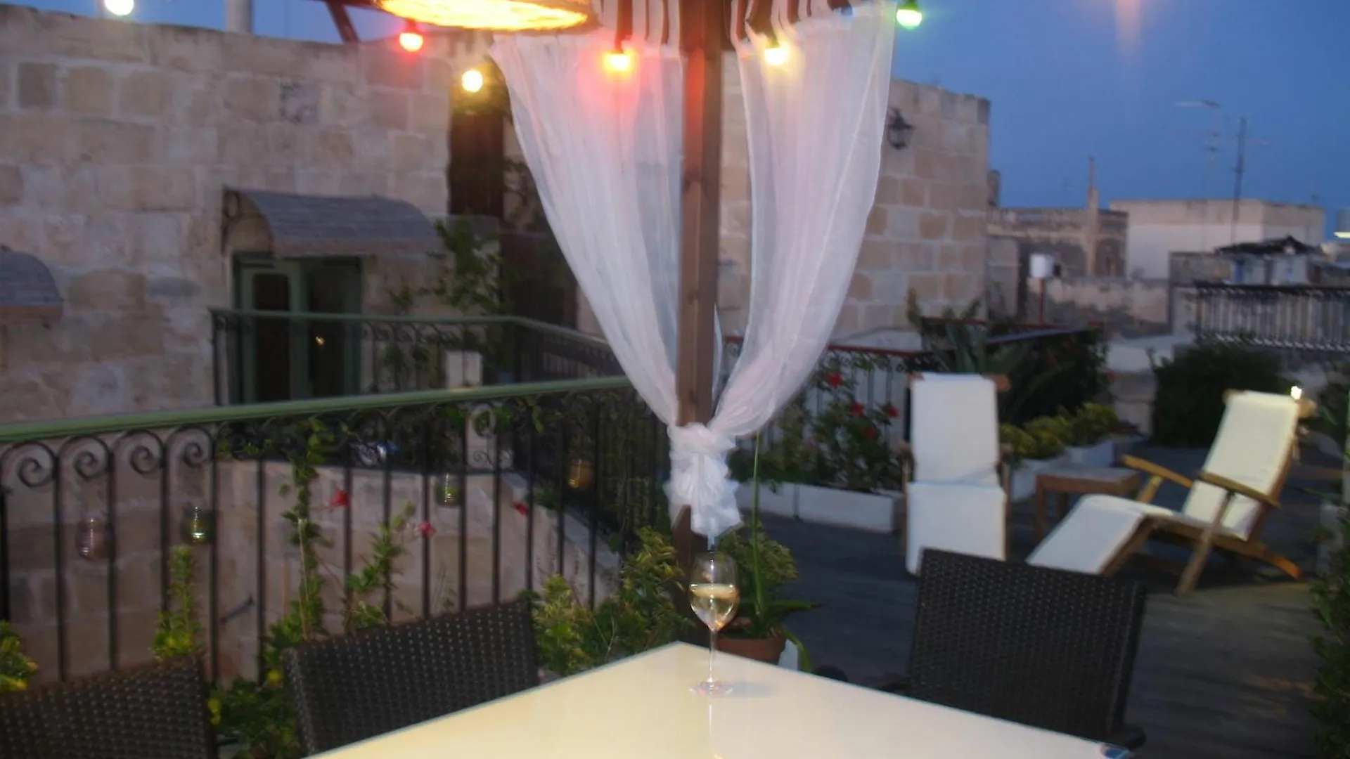 The Burrow Guest House Tarxien Malta