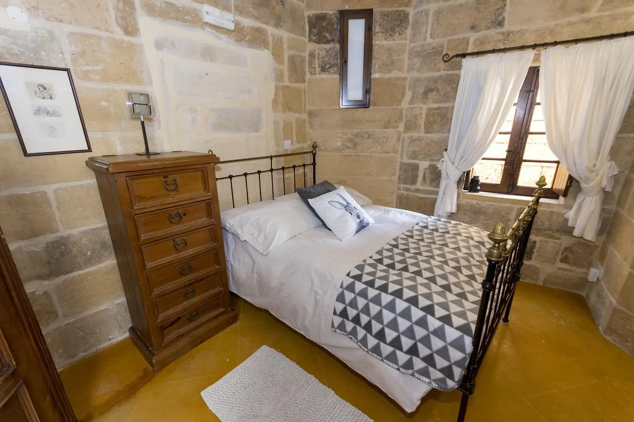 The Burrow Guest House Tarxien