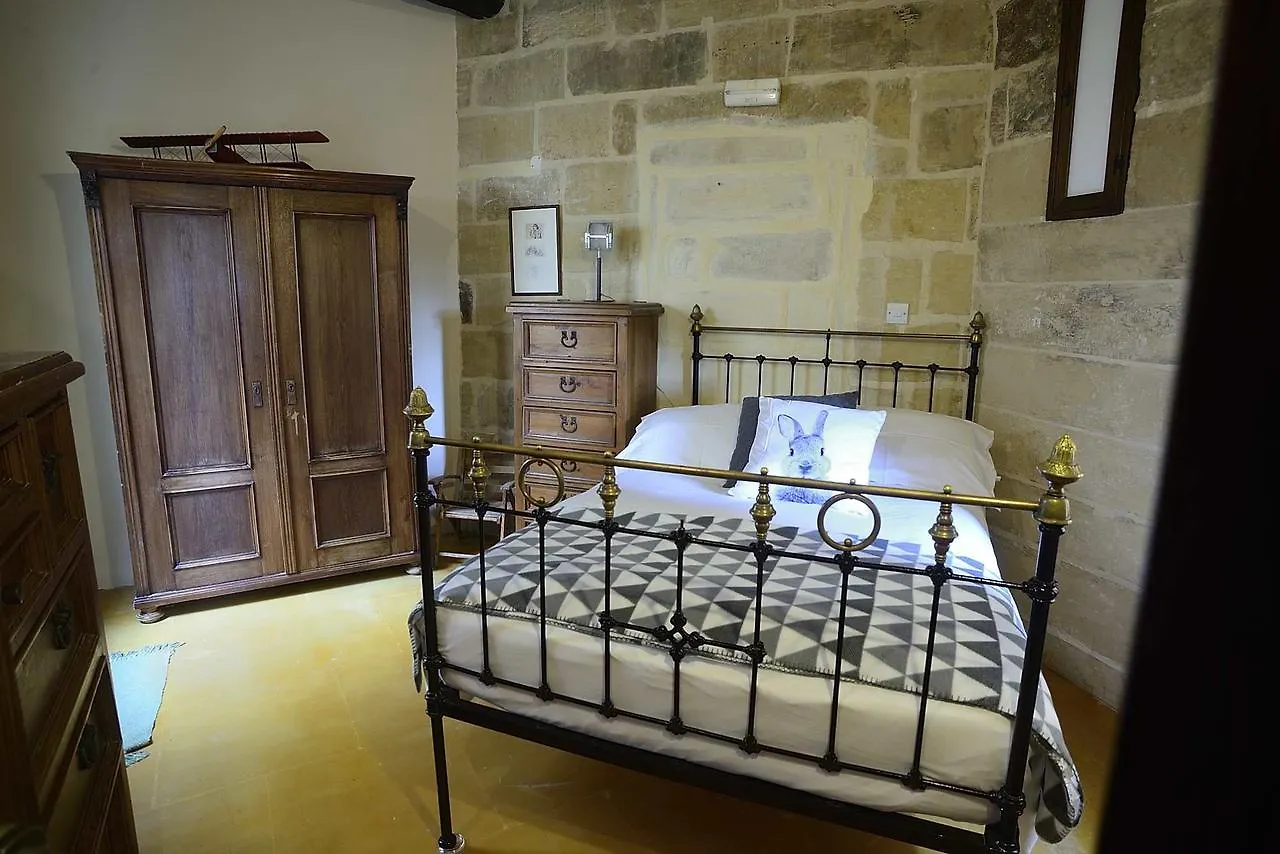 The Burrow Guest House Tarxien