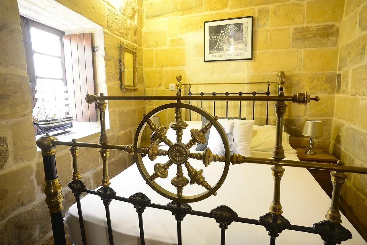 The Burrow Guest House Tarxien Malta